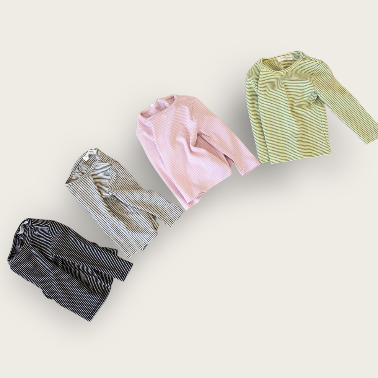 모란-셀럽ST라운드티