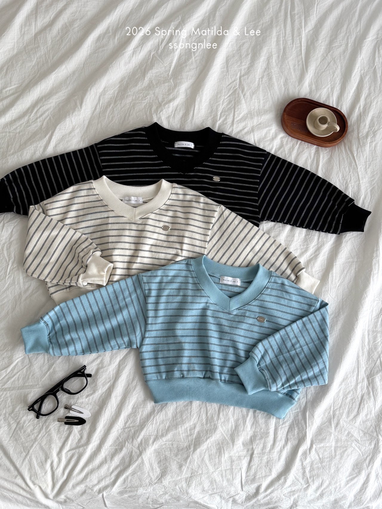 마틸다앤리-ST브이넥맨투맨