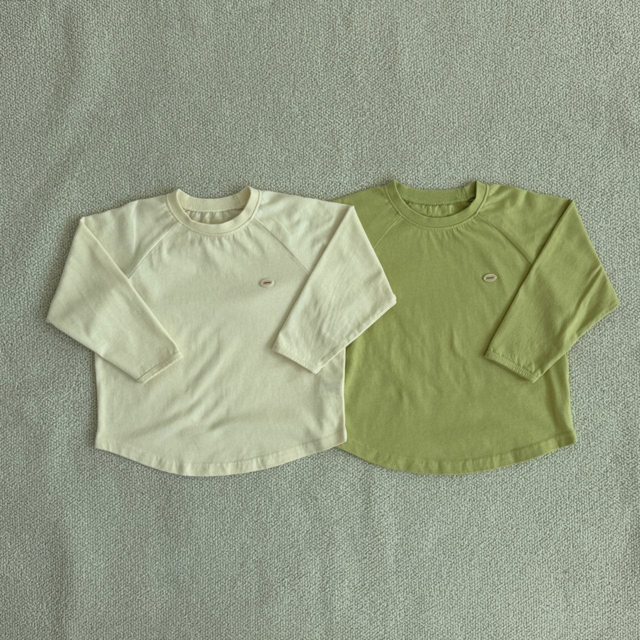 모메-선데이싱글티