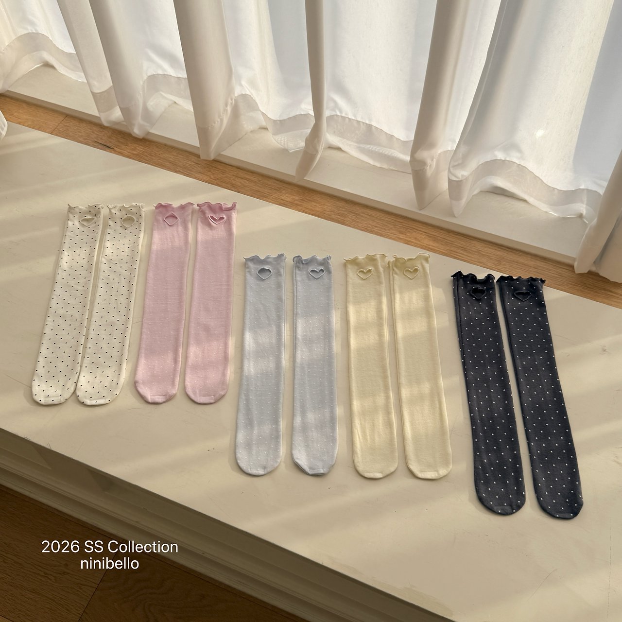 [여름]니니벨로-도트하트펀칭니삭스